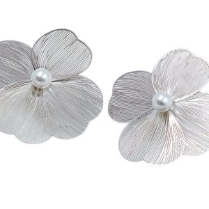 ✨ Korean Silver Plated Floral Studs Earrings for Girls and Women ✨ - Image 5