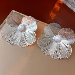 ✨ Korean Silver Plated Floral Studs Earrings for Girls and Women ✨ - Image 3
