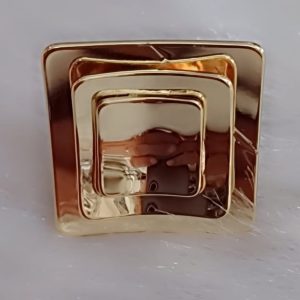 Gold look stainless steel flower design ring - Image 4