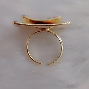 Gold look stainless steel flower design ring - Image 3