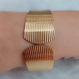 ✨ Gold Plated Anti Tarnish Stainless Steel Smooth Open Lightweight Bracelet for girls & women ✨ - Image 4